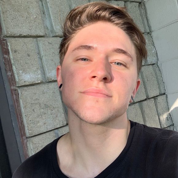 Meet your Posher, Logan - Picture 1 of 1